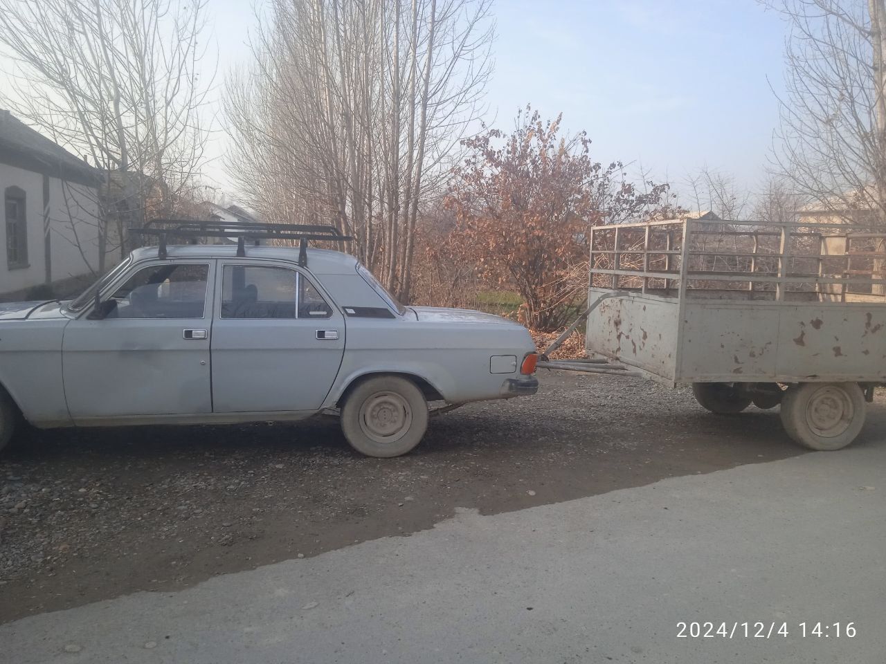 Продаётся Волга.с прицепом