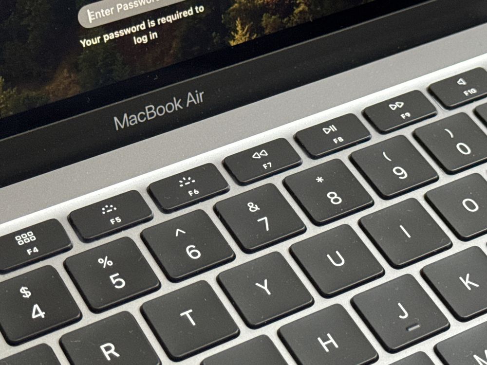 KATO HOB 256GB MacBook Air 13-inch Гаранция Technopolis 2023г. Gray