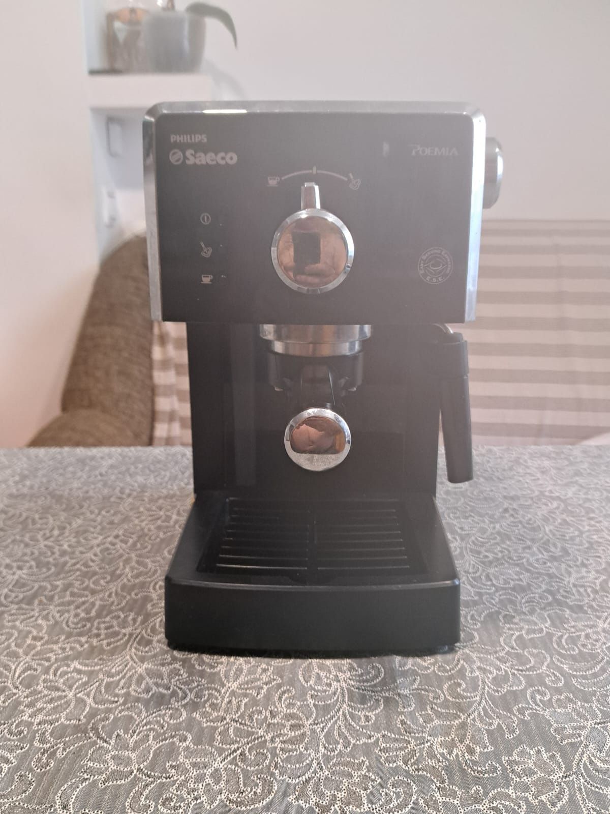 Vând aparat cafea philips saeco