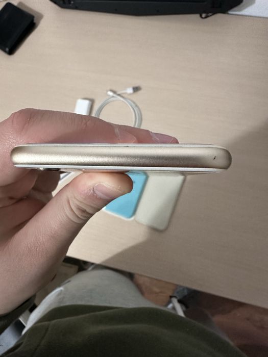 Telefon Apple iPhone 6s 16GB Gold Neverlocked Accesorii Incluse