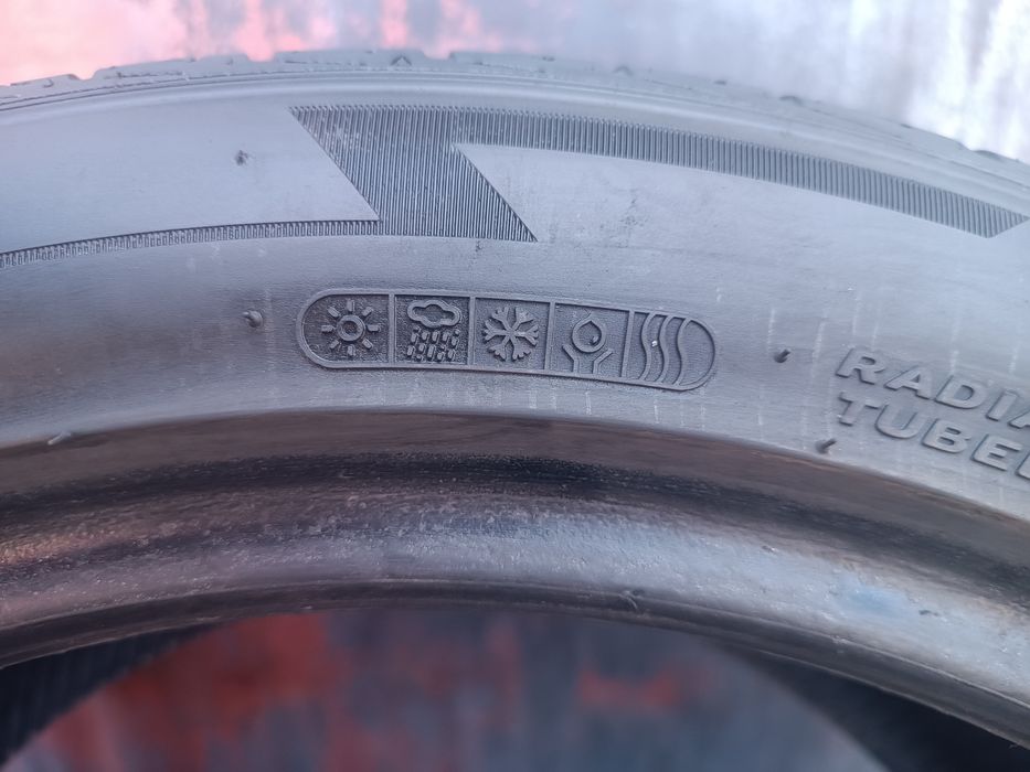 225/45/17 Laufen