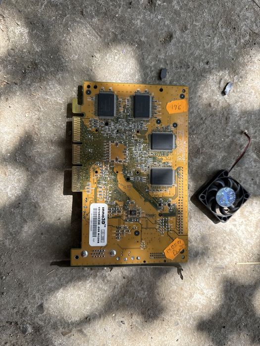 Placa video geforce 256 inno3D