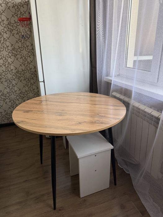 Кухонный стол круглый