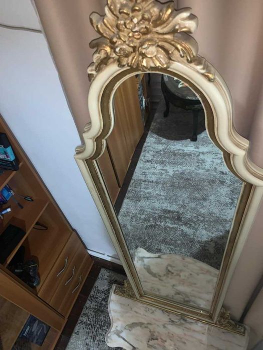 Oglinda cu consola de podea