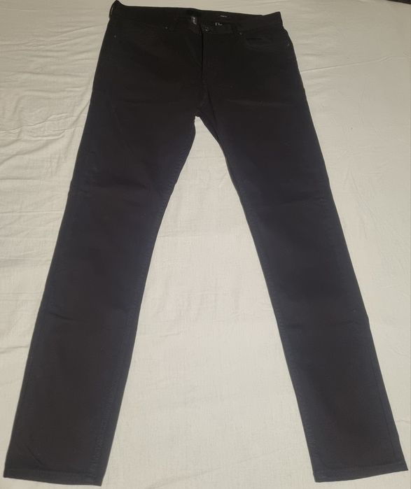 Pantaloni noi H&M