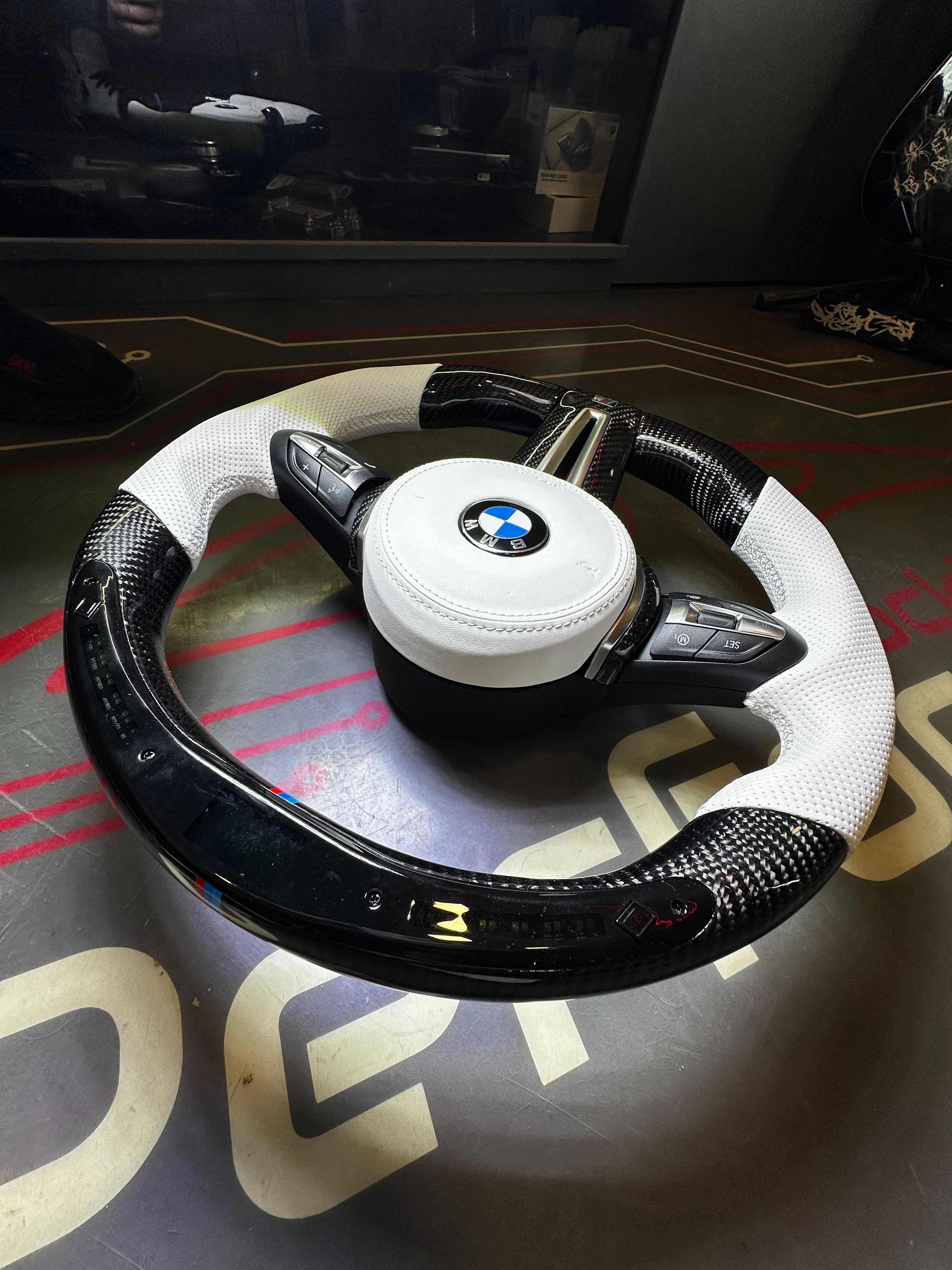 Volan M BMW CARBON / LED / Vibratii / Incalzire / DISTRONIC! SERIA F/E