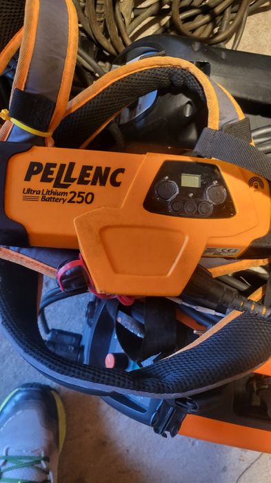 Mașina de legat Max 398s  Baterii Pellenc