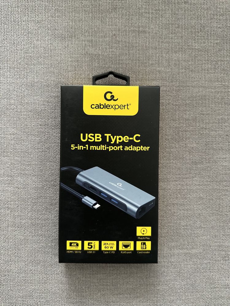 USB Type-C 5-in-1 multi-port adapter