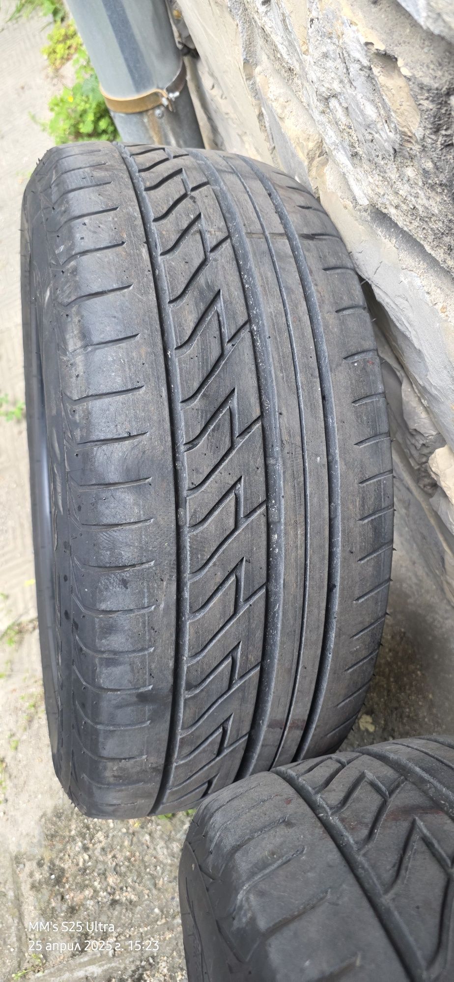 Продавам летни гуми Lassa Phenoma 225 55  16
