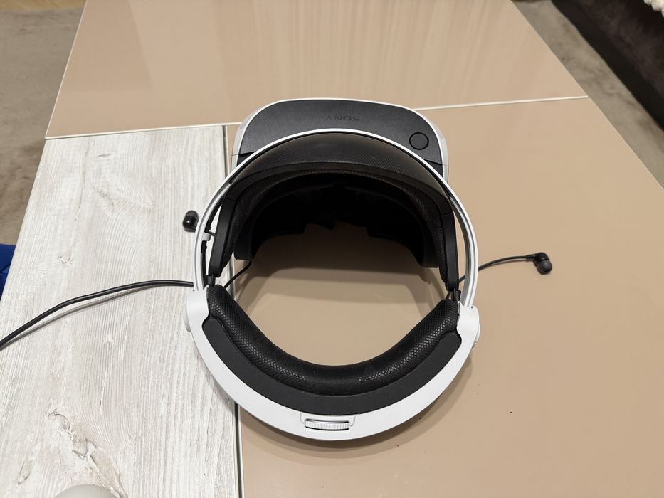 Set VR pentru PS4 + adaptor pentru PS5 + jocuri