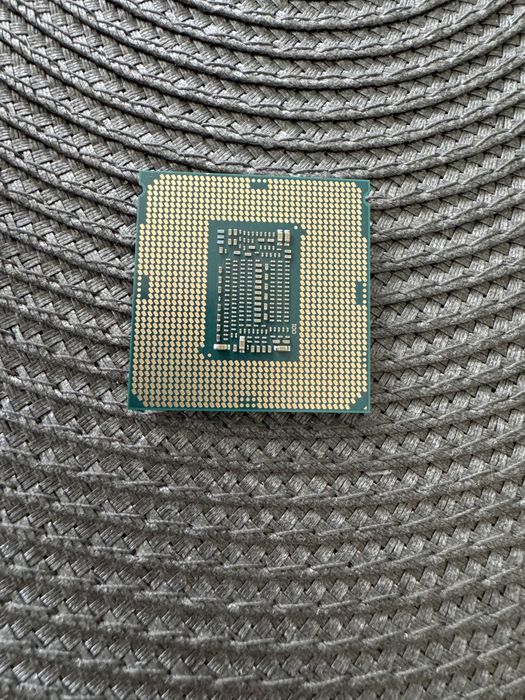 Процесор Intel Xeon E-2104G SR3WV сокет LGA 1151