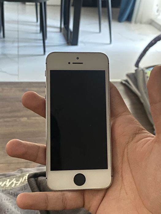 Продам iphone 5s