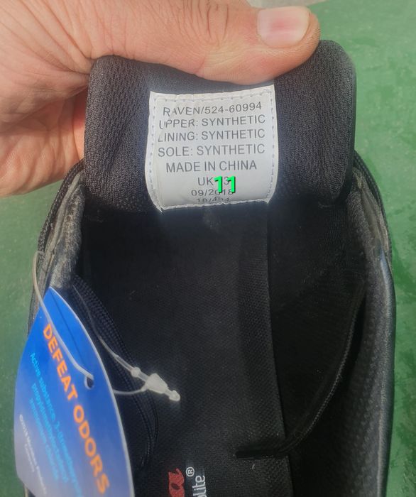 Adidas piele nr.46 / nou