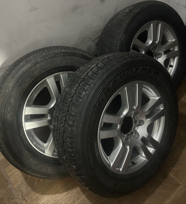 Продаю титановый диск с шинами 265/60/18 на TOYOTA LAND