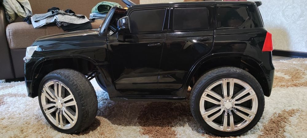 Детский электромобиль