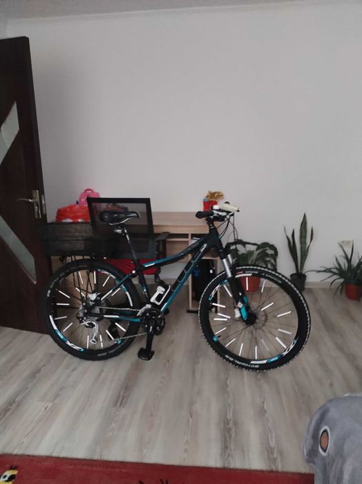 Vând bicicleta,de damă,C U B E acces,fabr.2023