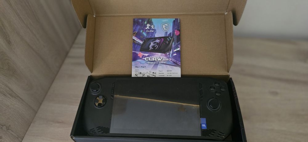 Consola Msi Claw A1M, noua doar desigilata, accept orice proba