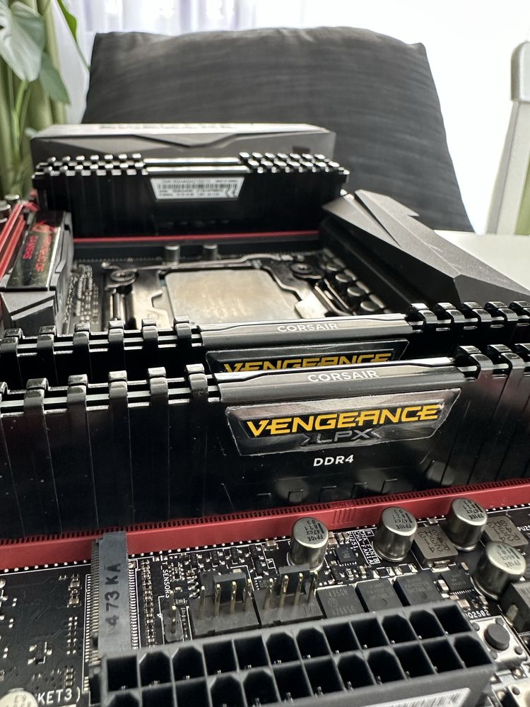 Vand componente pc gaming