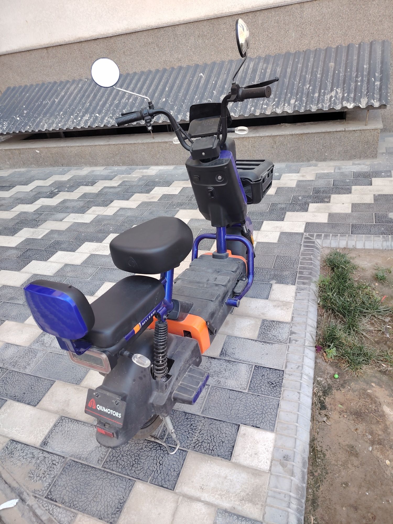 QIu Motors Skuter sotiladi