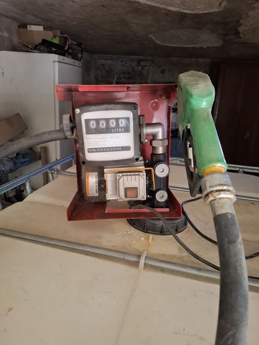 Помпа за гориво с еднотонен съд