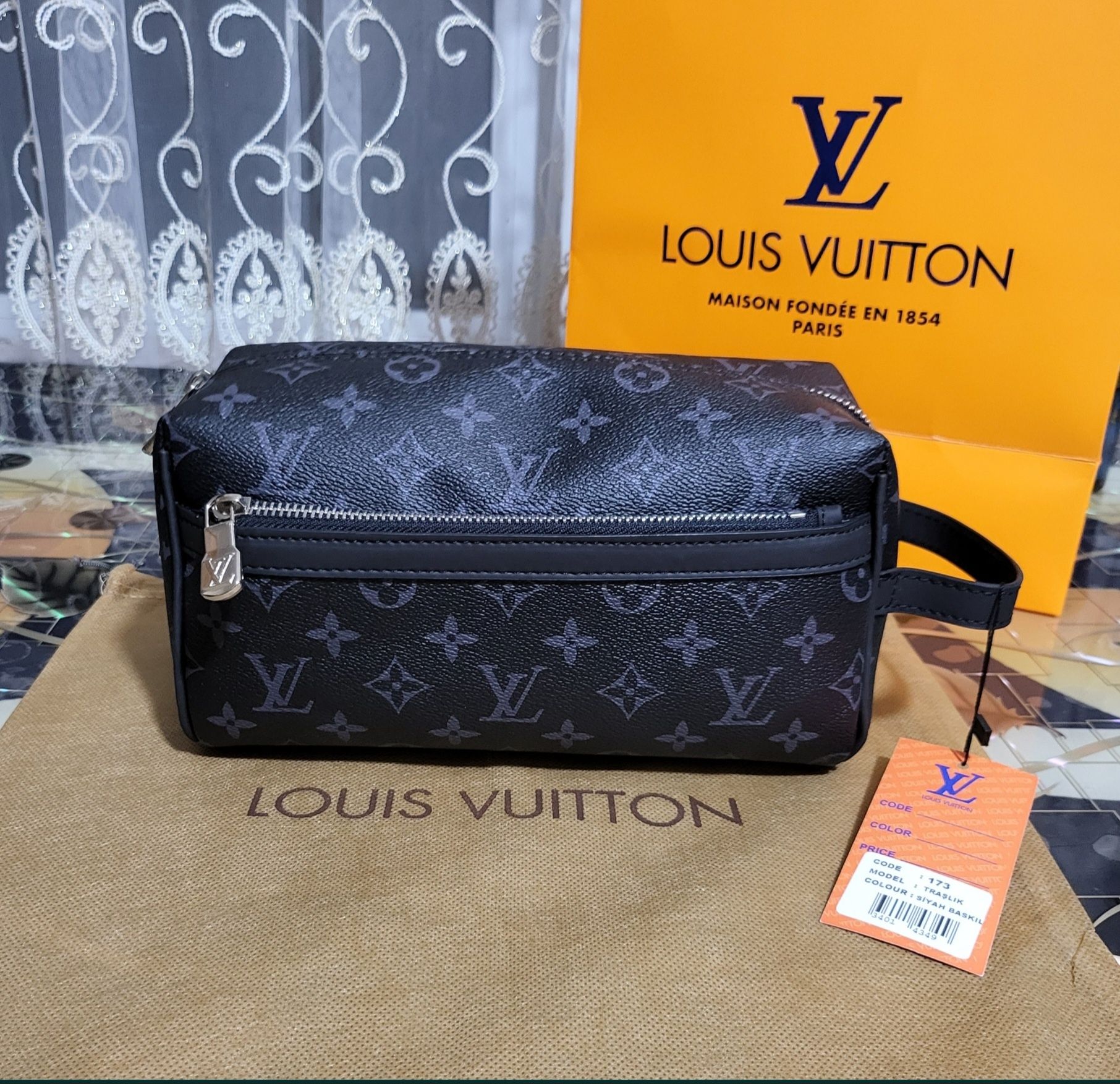 Клъч louis vuitton