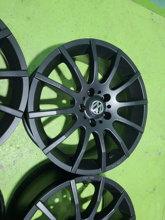 17 5x112 Vw Passat Touran Caddy Golf Audi Skoda 5х112 черни