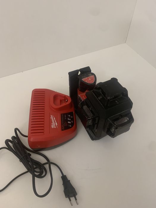 Milwaukee M12 3 PL laser 360’’