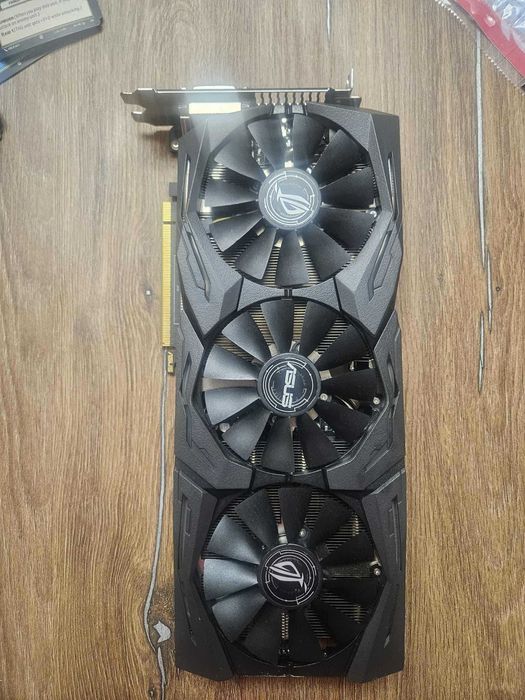 Vand placa video 1070 nvidia asus strix