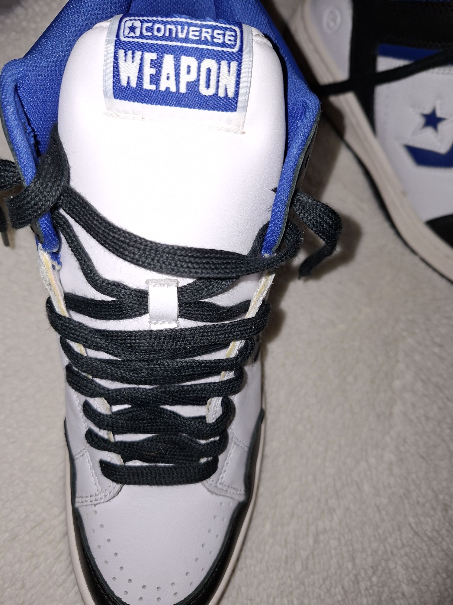 Adidași. Converse weapon