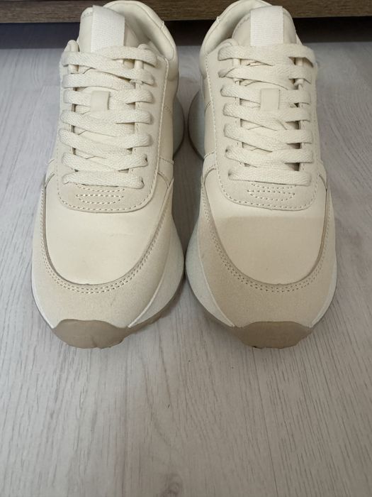 Дамски сникърси Reserved