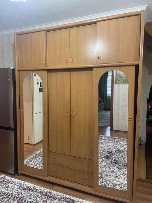 Прадам шкаф , б/у. Вместительный