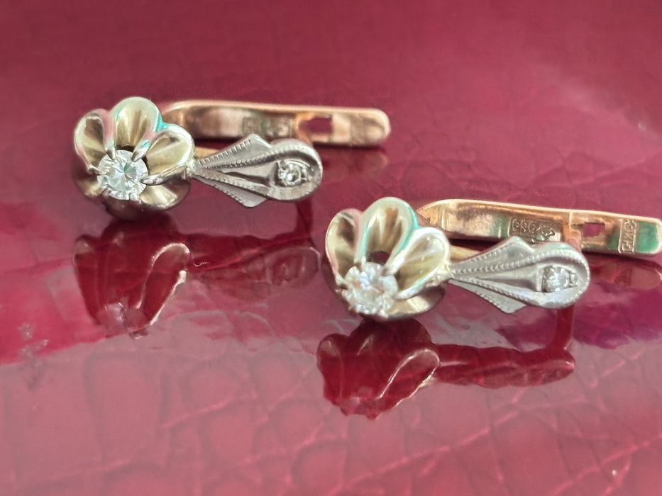 Серьги с бриллантом 585 проба Россия  за 280000 тенге