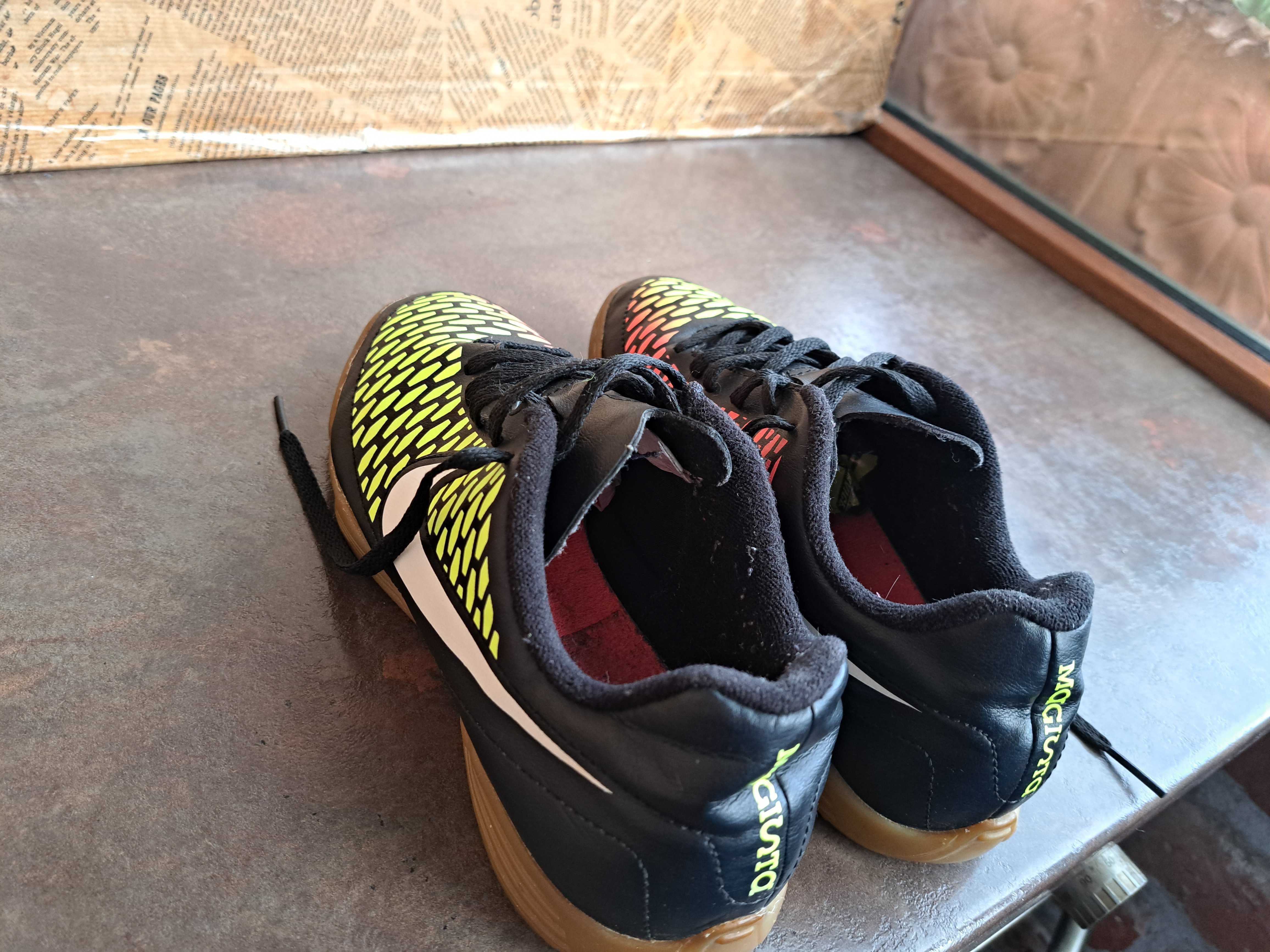 №37,5 Nike -маратонки,футболни обувки,кецове,найк