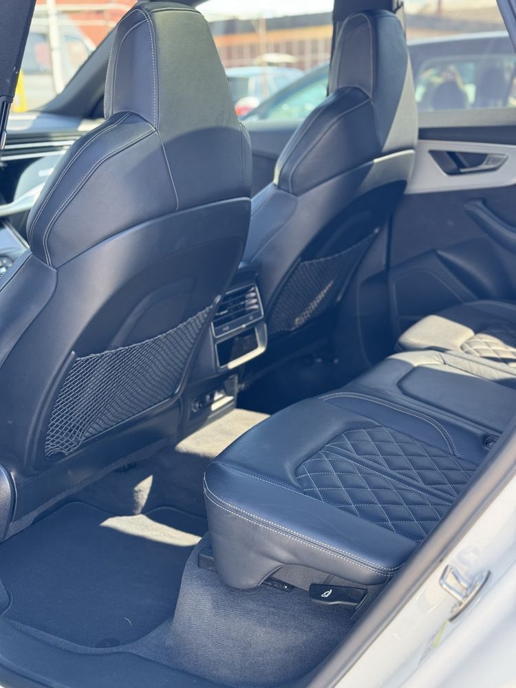 Audi Q8 hibrid 2019 impecabil