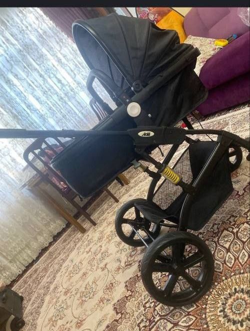 Bolalar kalyaskasi  xolati yaxshi.. 2 tasi birda bolgan  kalyaska