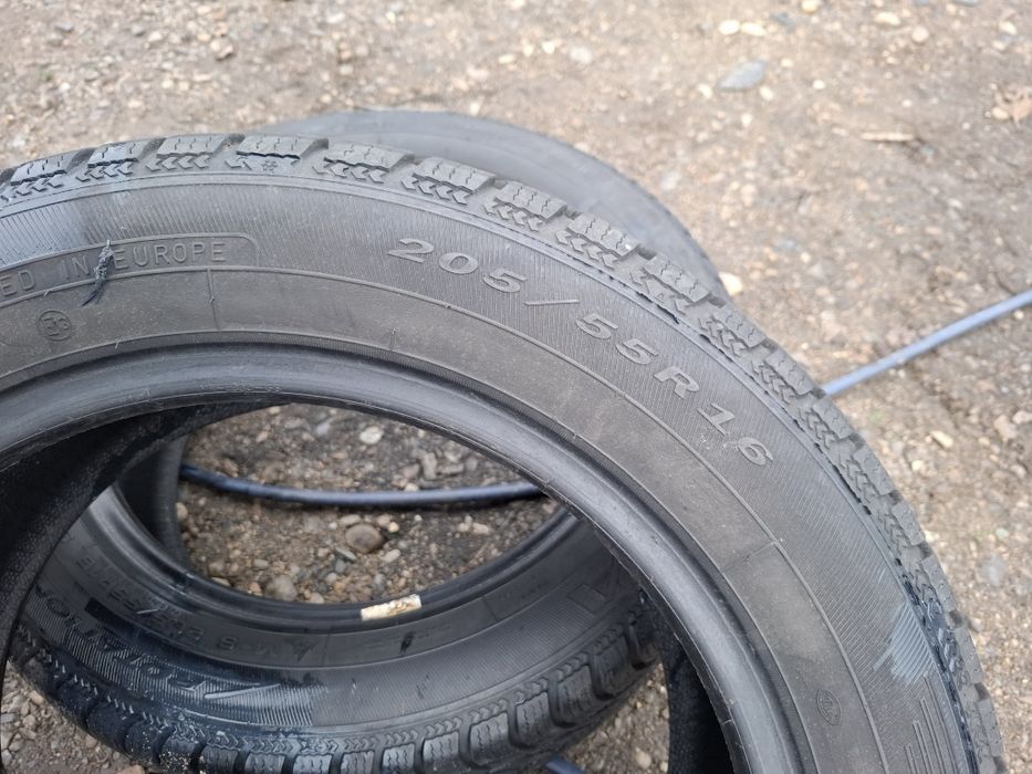 Vand 2 anvelope 205 55 16 debita de iarna bune