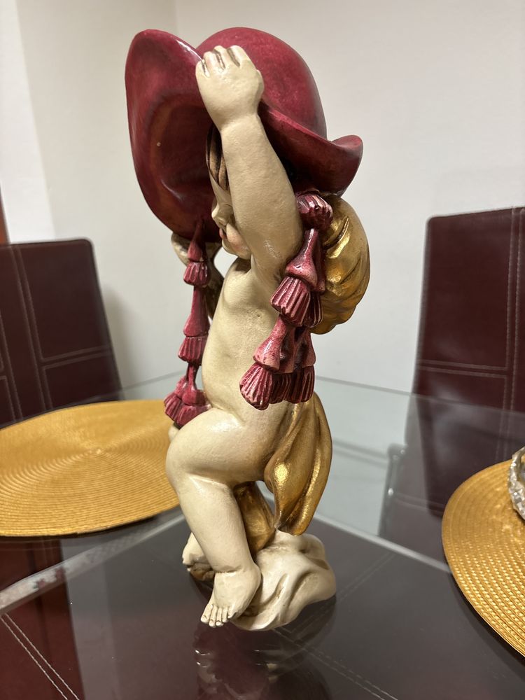 Statuie din lemn