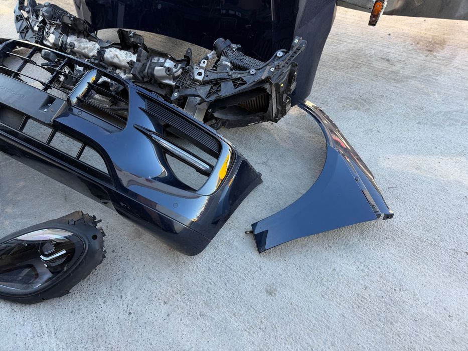 Porsche Macan GTS fata completa faruri bara capot aripi trager