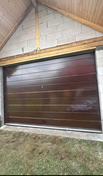 Usi de garaje sectionale