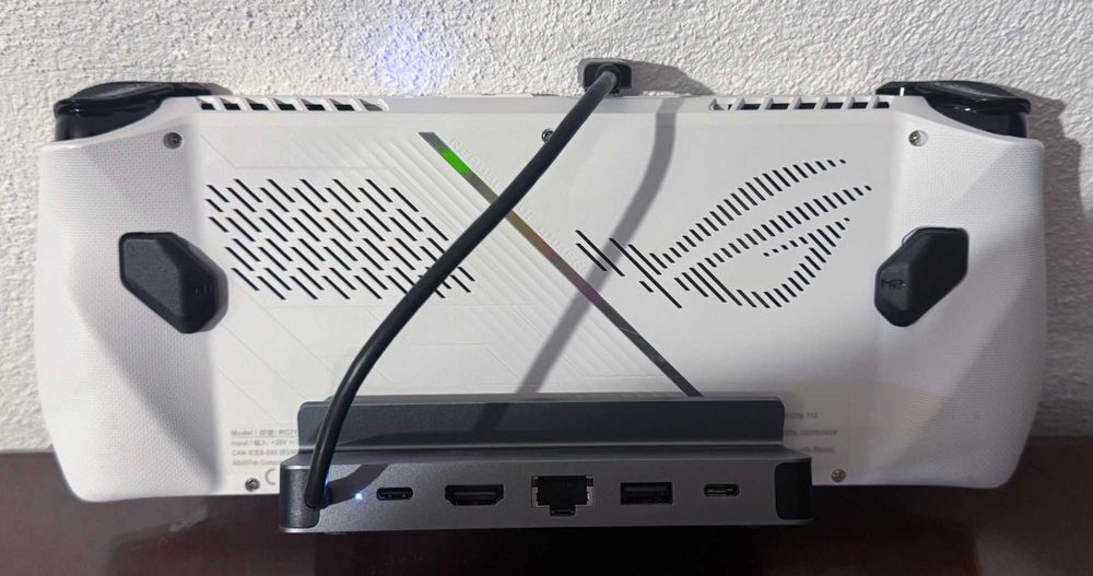 ASUS ROG Ally Z1 Extreme + dock Ugreen, impecabil, garantie 23.02.2026