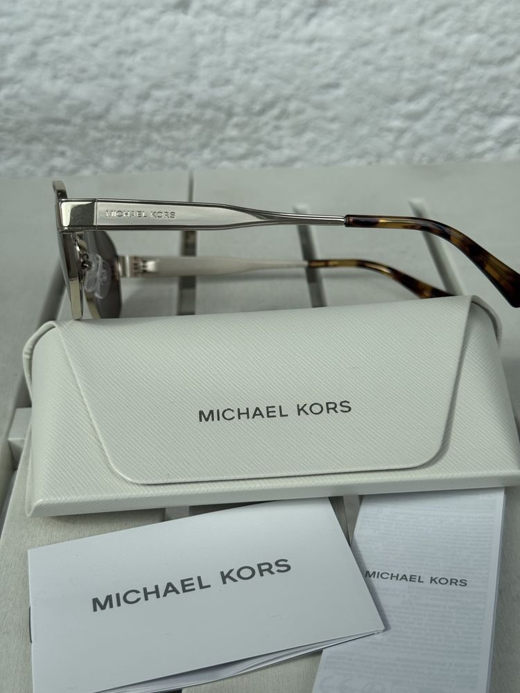 Нови очила Michael Kors