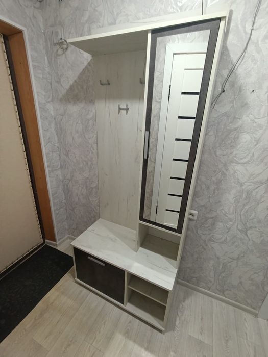 Продам прихожую и шкаф
