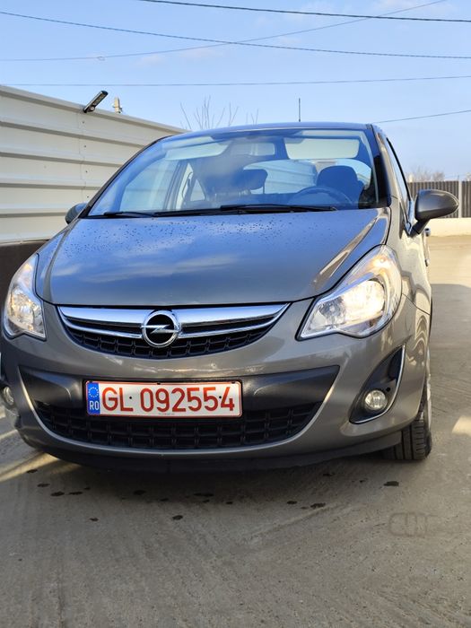 Opel corsa Anu 2012 km254000 motor 1.3 cdti 95 cv  climă senzori