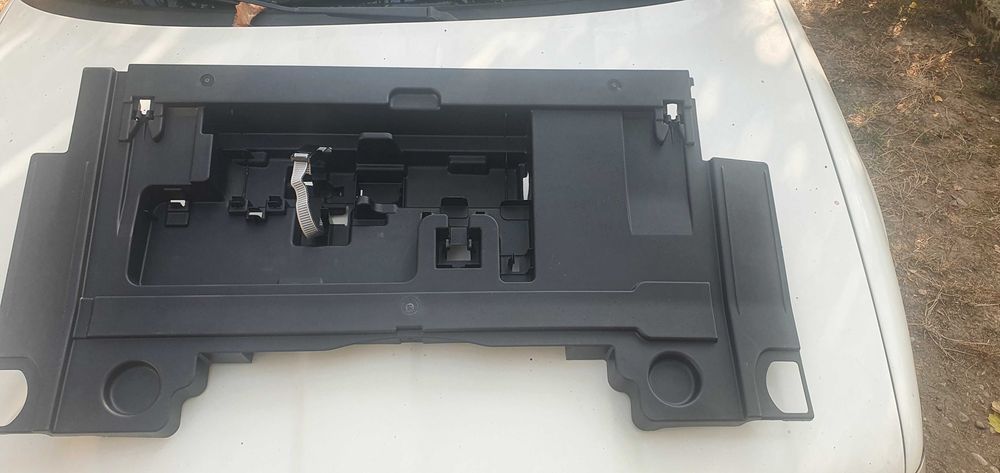 Cutie accesorii cric portbagaj Audi A5 si A4