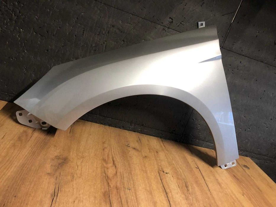 Aripa Fata Stanga Ford Focus Mk3 An 2011-2014 MoonDust Silver Gri