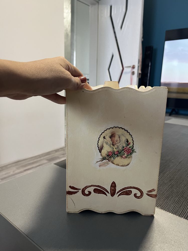 Дървена кутия за памперси