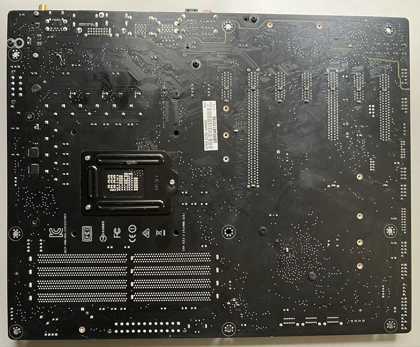 Продам материнскую плату ASUS ROG STRIX Z270E GAMING