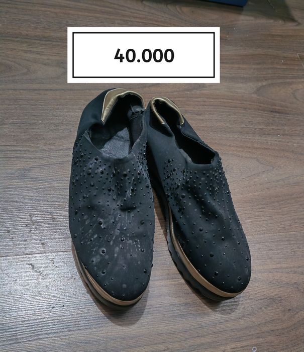 Jenskiy oyoq kiyim arzon narxlarda