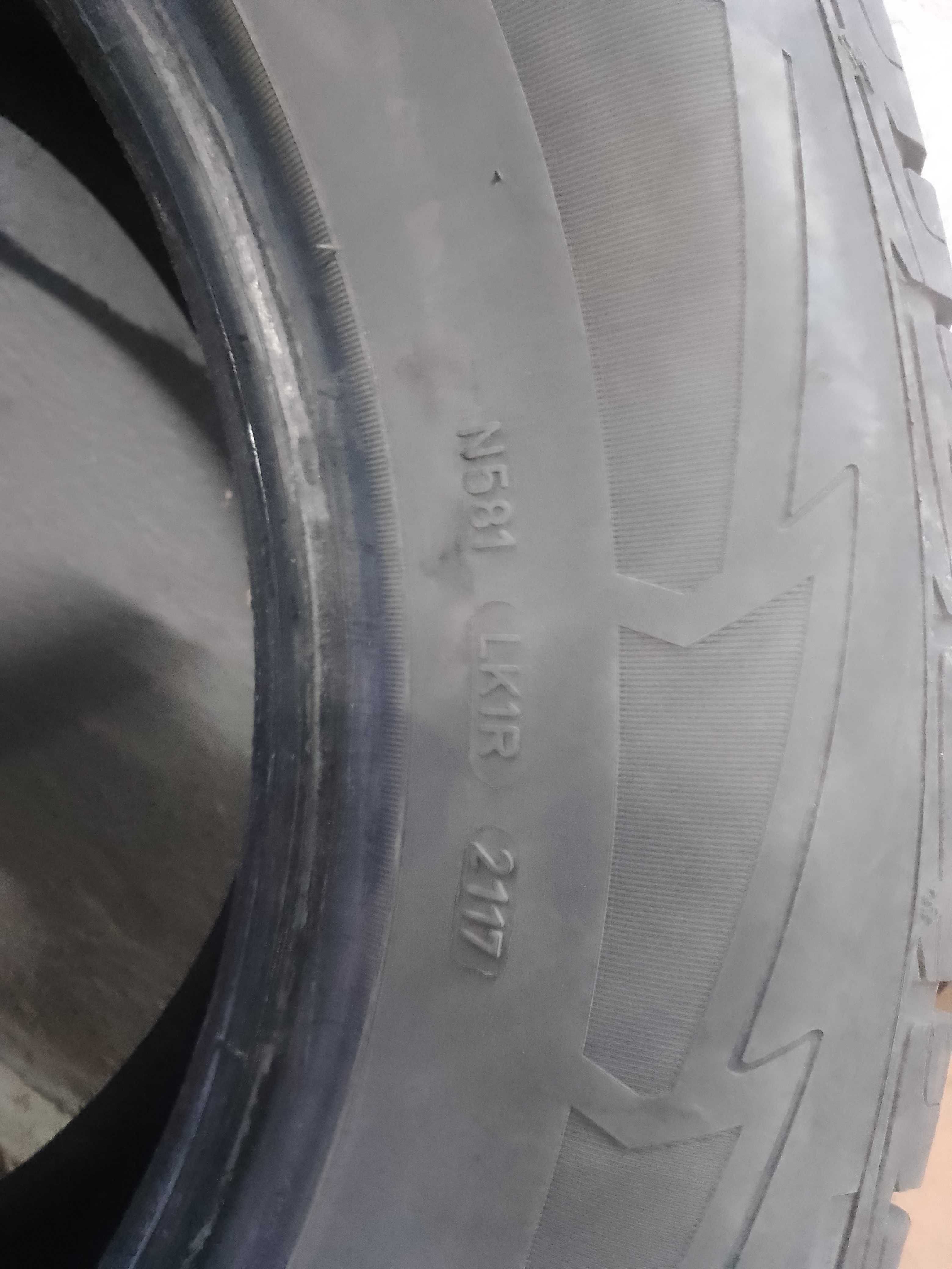 Зимни гуми 235 65 17  Goodyear