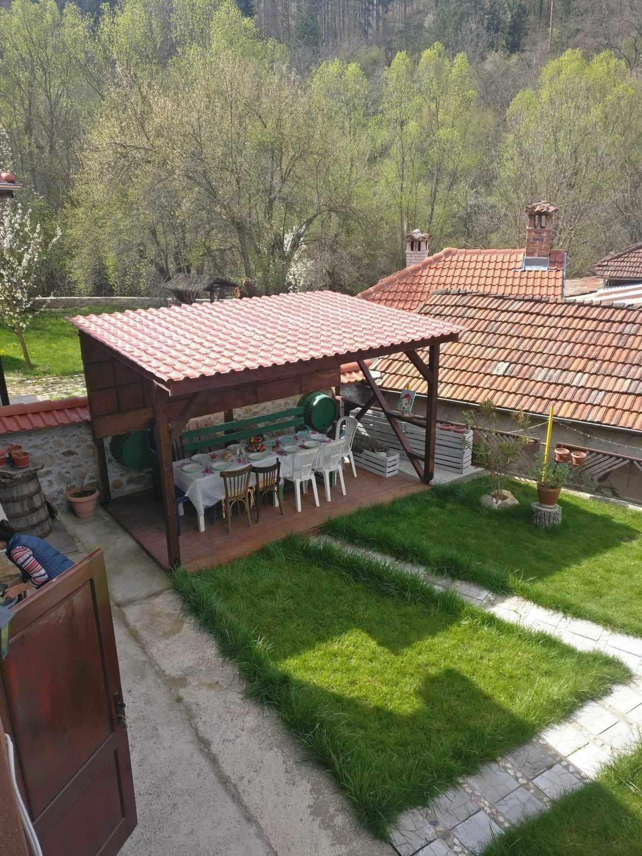 Двуетажна къща - село Мраченик